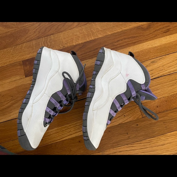 2005 Jordan 11s - Picture 2 of 5